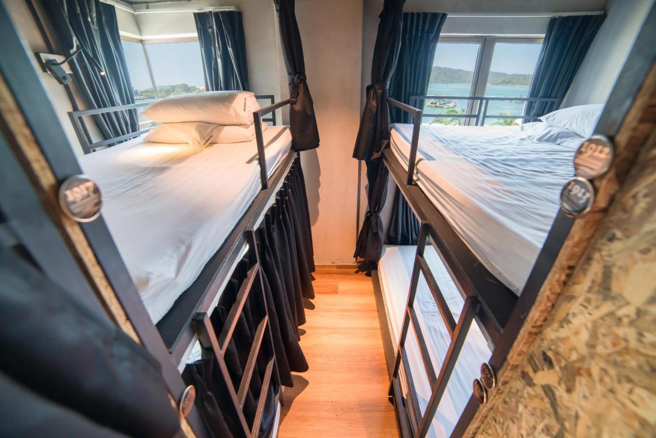 Homy Seafront Hostel *