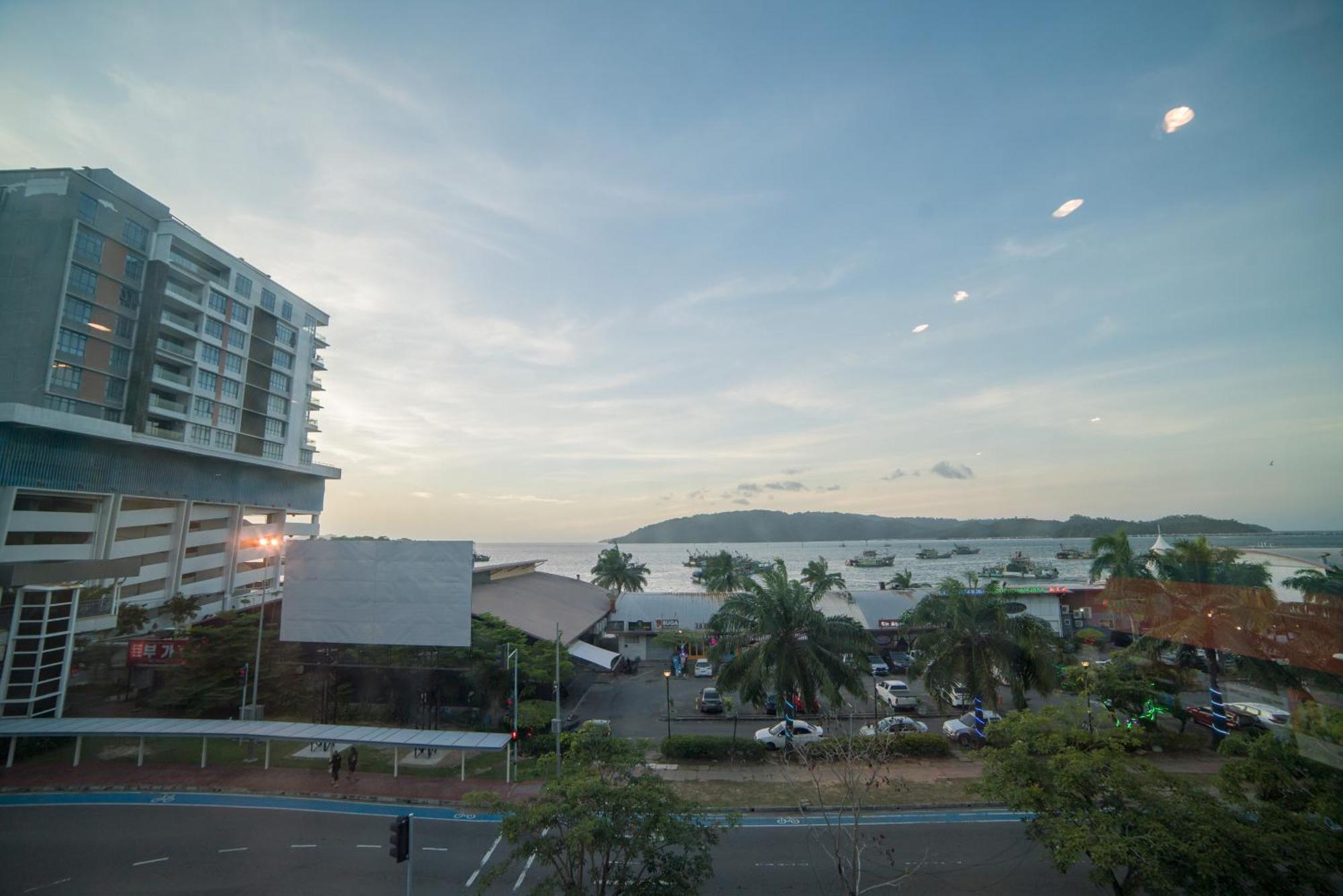 Homy Seafront